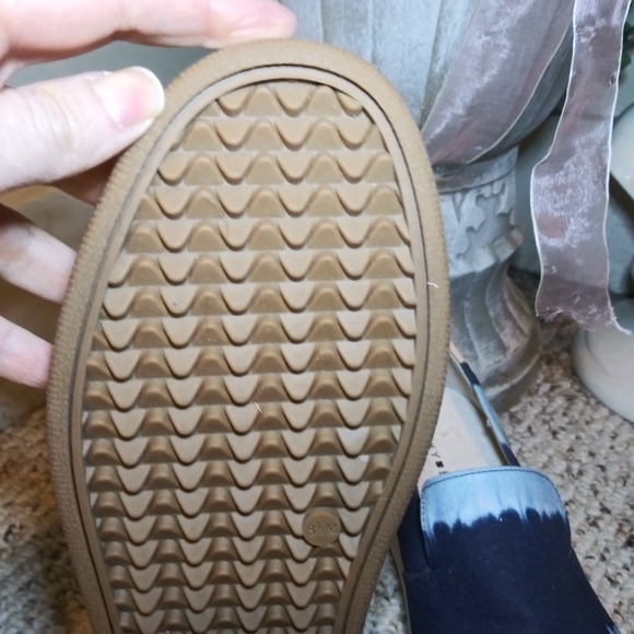 Lucky Brand Hadie Boho Blue & Tan Tie Dyed Slip-On Sneakers - Picture 6 of 8